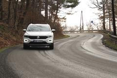 Volkswagen T-Roc: Bude takto jezdit i další SUV od Škodovky?