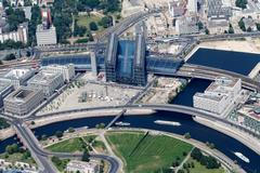 Letecký pohled na Berlín a jeho nádraží.