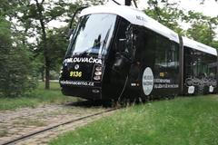 Nejezdi načerno! Po Praze jezdí tramvaj s nejtrapnějšími výmluvami černých pasažérů