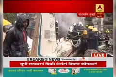 Ve finanční a zábavní části indické Bombaje havarovalo letadlo