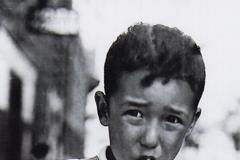 Hugo Marom jako dítě