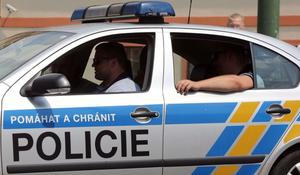 Policie ČR / Státní policie / Policejní auto / Policisté / Policejní hlídka / Ilustrační foto / Praha / Léto / 2018 / 1