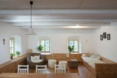 Světnice v údolí, rekonstrukce Debyt