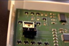 Čeští vědci vyvinuli převratný čip. Tisíckrát zrychlí přenos dat