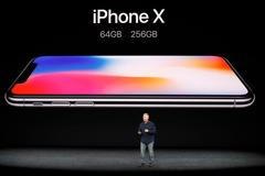 Apple představuje iPhone X