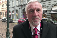 Topolánek: Chci, abychom fandili našim českým sportovcům, ne anonymním eurounijním