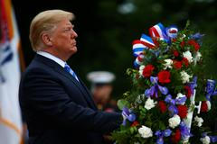 Donald Trump uctil památku obětí válek