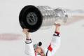 Michal Kempný zvedá Stanley Cup (2018)