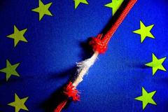 S czexitem to myslíme vážně, říkají Hájek a Mach. Byla by to katastrofa, odpovídají Kalousek s Baxou