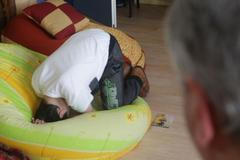 Ničí, křičí, poškozuje se. S koncem školy začíná skutečné drama