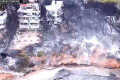 The Guardian: Řecko po požáru