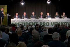 Vy, sedláci, nemáte odpovídající politickou stranu. Prezidentští kandidáti řešili problémy venkova