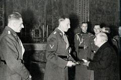 FOTOGALERIE /  Heydrich, korunovační klenoty / Repro / Kniha  Jaroslav Čvančara, knižní trilogie Někomu život, někomu smrt / 3