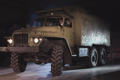 Ze sovětského vojenského auta Ural se stane obří fotoaparát