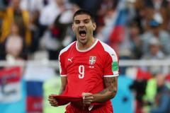Aleksandar Mitrovič slaví gól v zápase Srbsko - Švýcarsko na MS 2018