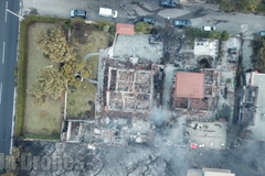 Zpustošené město. Sledujte z dronu následky požárů v Řecku