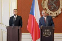 ŽIVĚ: Babiš jednal se Zemanem o kauze Huawei. Sledujte premiérův brífink