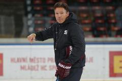 Uwe Krupp na prvním tréninku Sparty před sezonou 2018-19