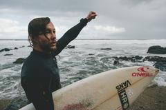 Jako první Čech sjel vlnu vysokou jako dům. Jsou to náklaďáky vody, které na vás spadnou, líčí Novák