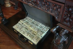 Naučný park bojuje proti korupci na Ukrajině. Vidět tu můžete kopii lustru za 206 milionů