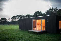 Fotky: Chatky, které berou dech. Jsou daleko od civilizace a energicky soběstačné