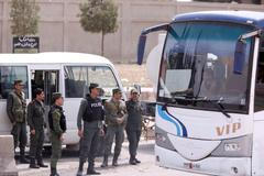 Evakuace ze syrského města Dúmá.