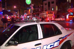 Střelec začal pálit do lidí v restauraci v kanadském Torontu