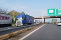 Doprava z výjezdu z Prahy na dálnici na Mladou Boleslav úplně zkolabovala