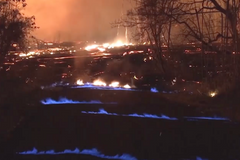 U havajské sopky Kilauea hoří modré plameny. Může za ně metan