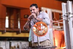 Výroba trofeje pro Tour de France ve sklárně Lasvit