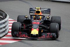 Max Verstappen ze stáje Red Bull na trati při tréninku na VC Monaka