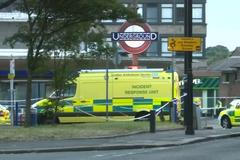 Několik lidí bylo zraněno po "menší explozi" ve stanici londýnského metra