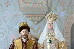 Den, kdy zavraždili cara. Mikuláš II. s rodinou na jedinečných obarvených snímcích