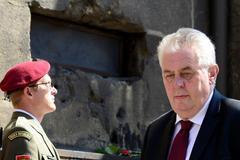 Miloš Zeman pieta za parašutisty v Resslově ulici 2014