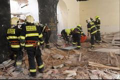 Zřícení budovy v centru Prahy