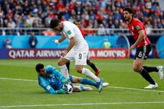 fotbal, MS 2018, Egypt - Uruguay, Muhammad Šanáví a Luis Suárez
