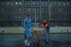 Nadsázka, hravost, objem. Sledujte tvorbu české módní značky Chatty