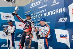 Adam Lacko na stupních vítězů na Hungaroringu