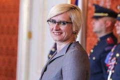 Šlechtová ve VIP salonku? Mám jinou DNA, lítal jsem economy, nesmíme plýtvat penězi, říká Babiš