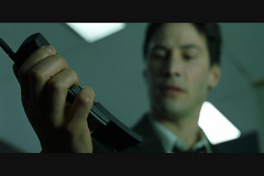 Banánový mobil z Matrixu je zpět. Je chytřejší než hloupé telefony