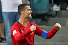 Cristiano Ronaldo slaví svůj na 2:1 v zápase Portugalsko - Španělsko na MS 2018