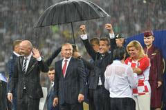 MS ve fotbale, Putinův deštník