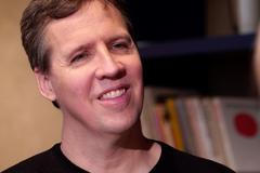 Poseroutka Greg je jako já. I mě větší kluci šikanovali. Slibuju ještě osm dílů, říká Jeff Kinney