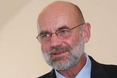 Senát vybírá kandidáty na ombudsmana