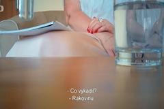 Můj muž samovolně vyloučil rakovinu. Zazní v dokumentu Infiltrace