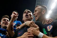 Mario Mandžukič slaví gól v semifinále MS 2018 Chorvatsko - Anglie