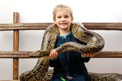 Dítě - had - domácí mazlíček