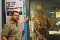 Českému trampingu je sto let. Na výstavě si sbalíte usárnu a zahrajete na kytaru