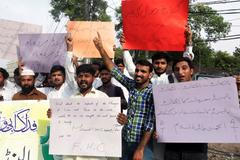 Protesty v Pákistánu proti návrhu Geerta Wilderse na soutěž karikatur proroka Mohameda.