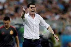 Španělský kouč Fernando Hierro v zápase Portugalsko - Španělsko na MS 2018